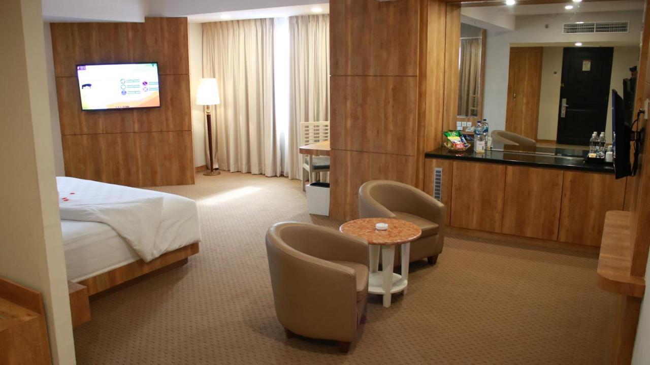 Beverly Hotel Batam Nagoya Dış mekan fotoğraf
