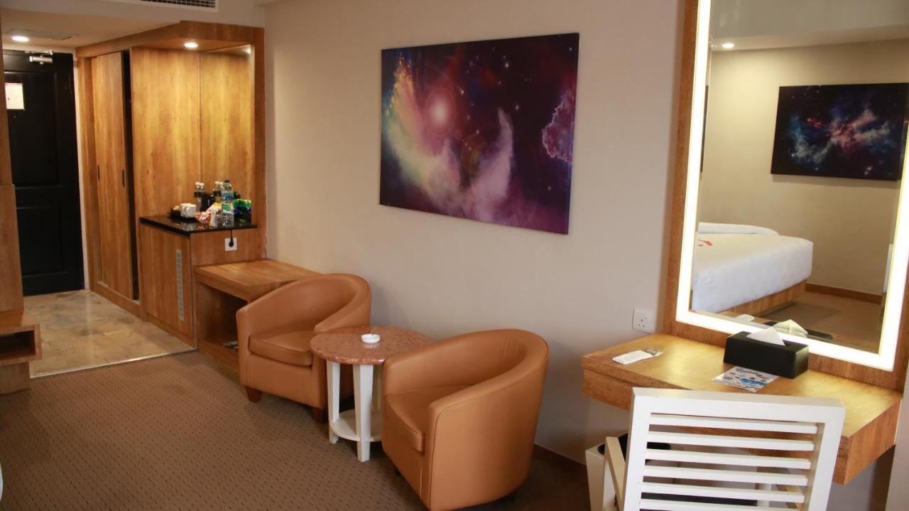 Beverly Hotel Batam Nagoya Dış mekan fotoğraf