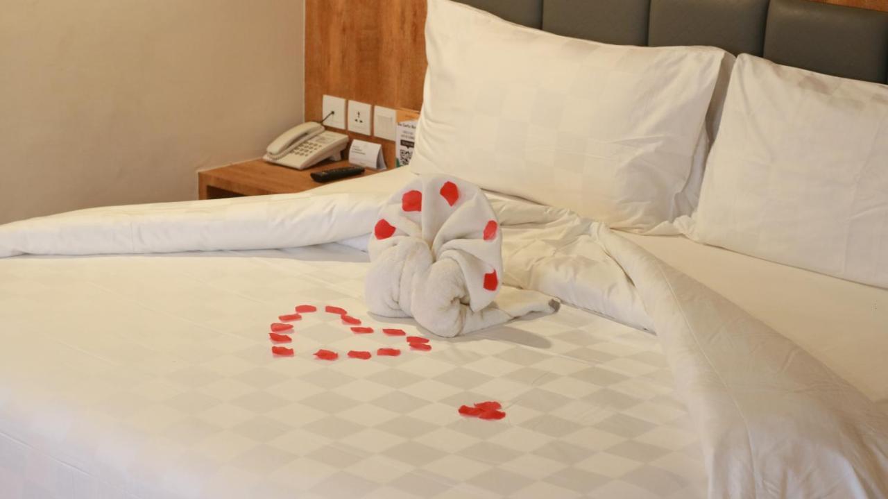 Beverly Hotel Batam Nagoya Dış mekan fotoğraf