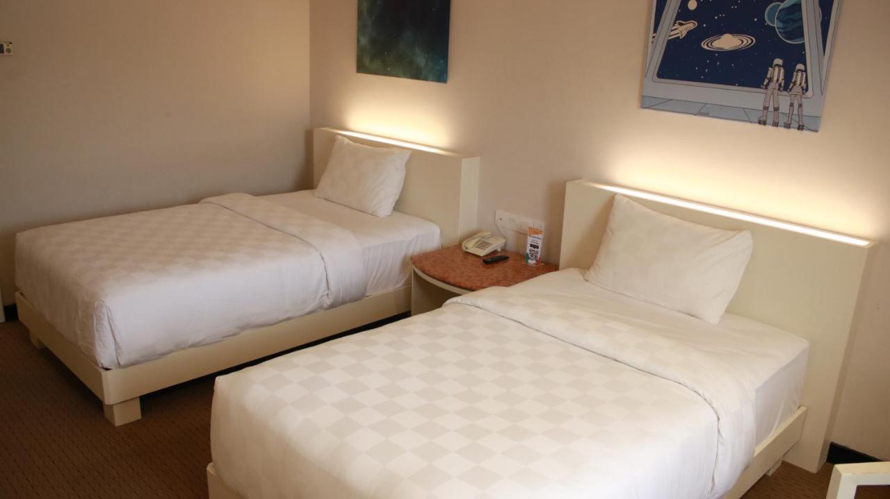 Beverly Hotel Batam Nagoya Dış mekan fotoğraf