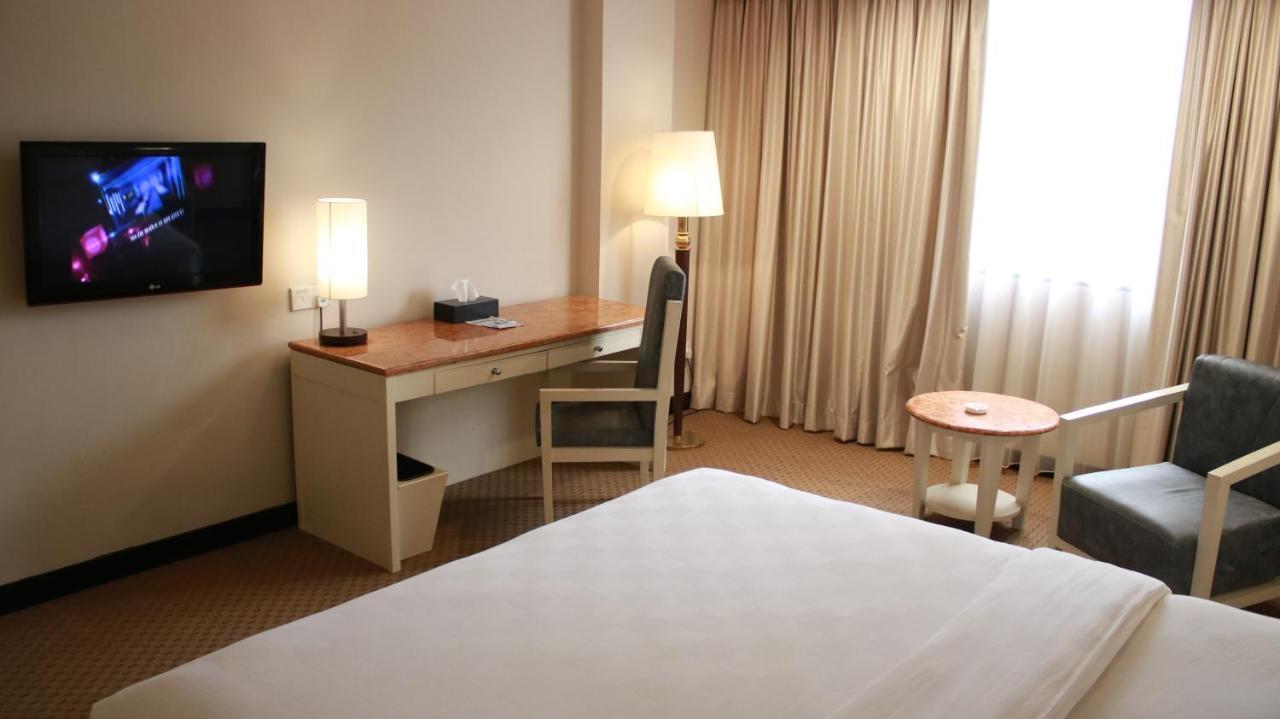 Beverly Hotel Batam Nagoya Dış mekan fotoğraf
