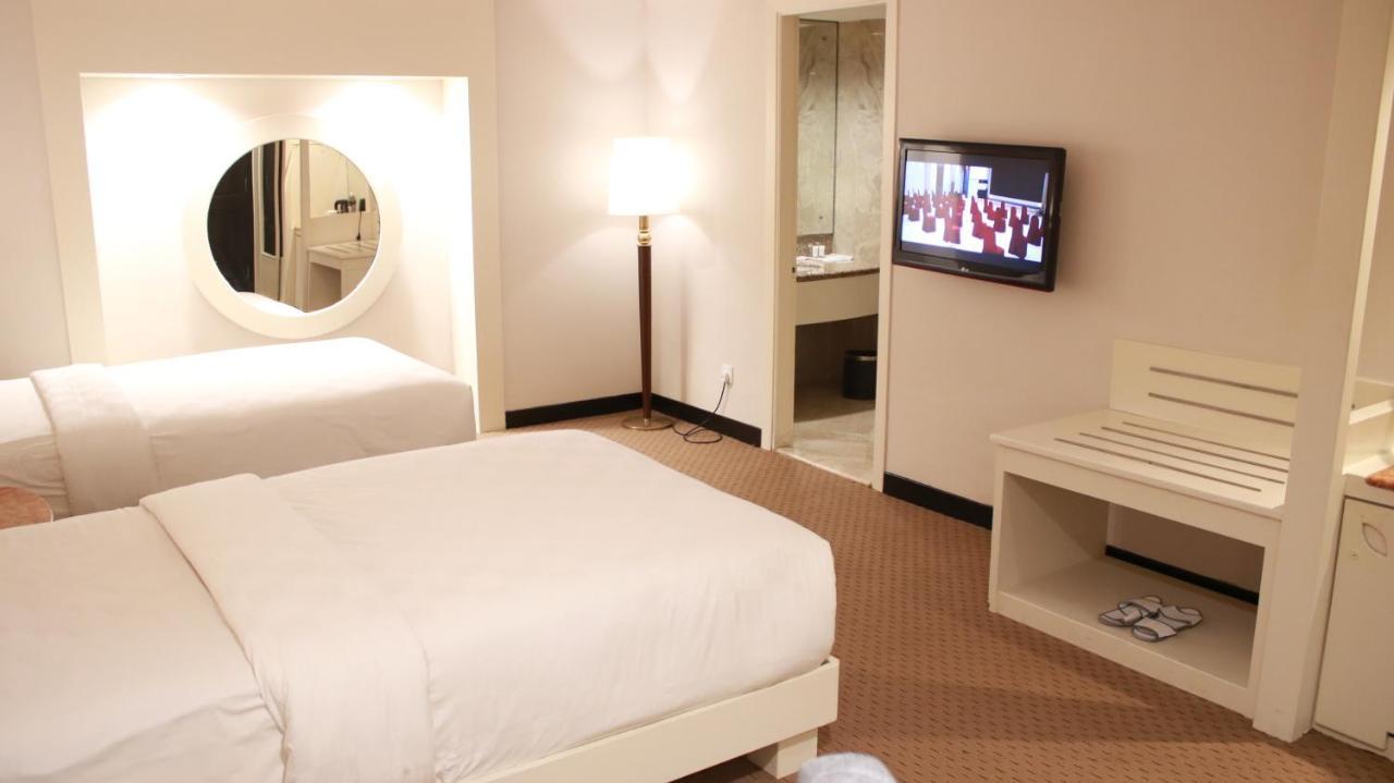 Beverly Hotel Batam Nagoya Dış mekan fotoğraf
