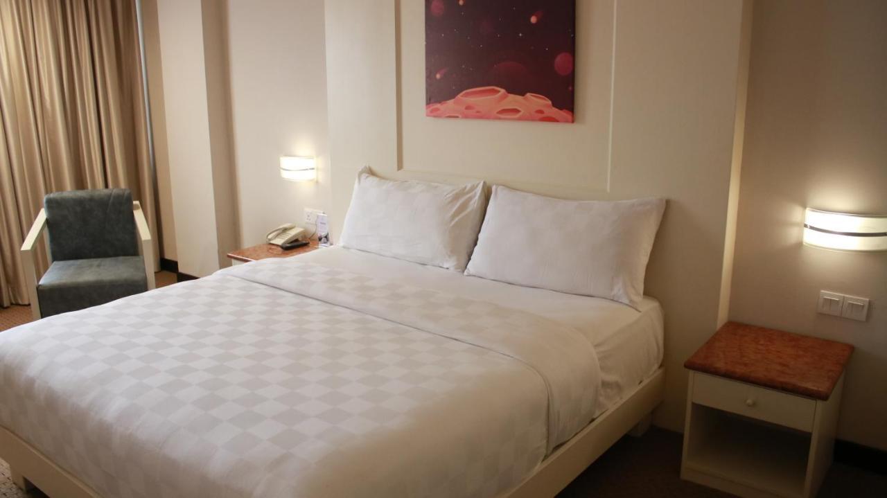 Beverly Hotel Batam Nagoya Dış mekan fotoğraf
