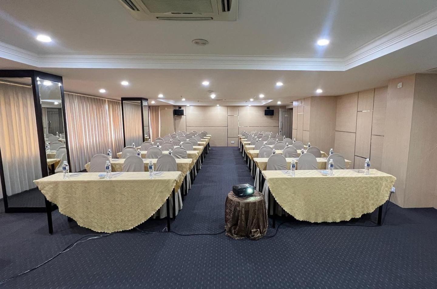 Beverly Hotel Batam Nagoya Dış mekan fotoğraf