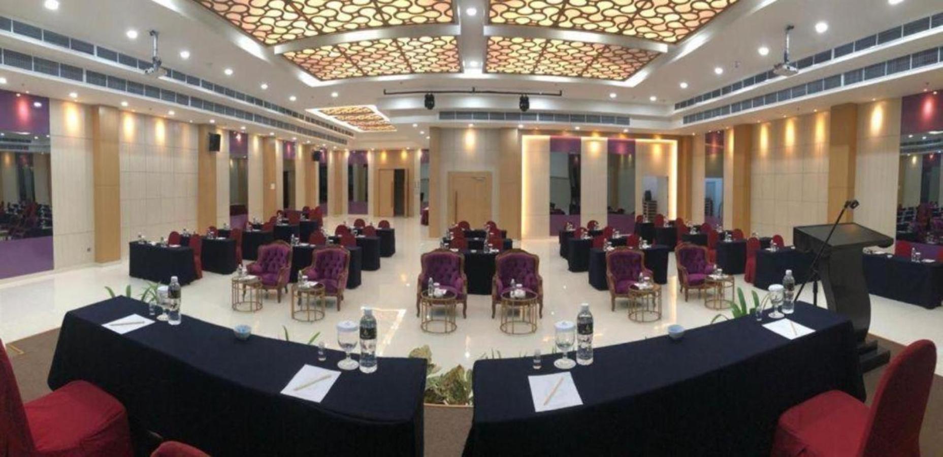 Beverly Hotel Batam Nagoya Dış mekan fotoğraf