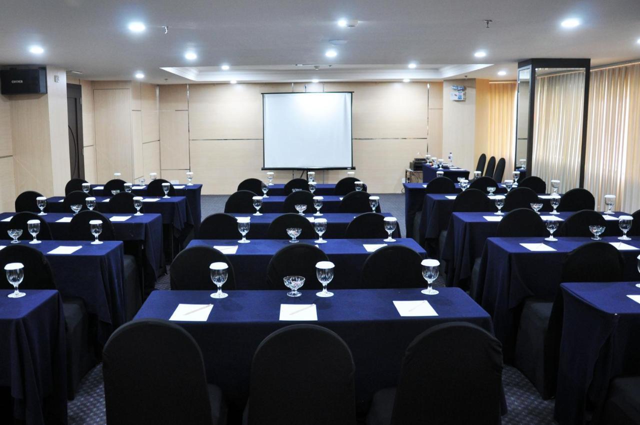 Beverly Hotel Batam Nagoya Dış mekan fotoğraf