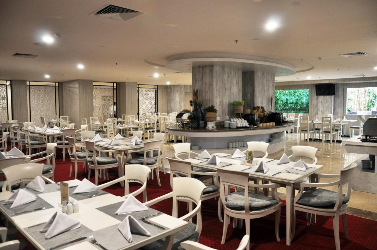 Beverly Hotel Batam Nagoya Dış mekan fotoğraf