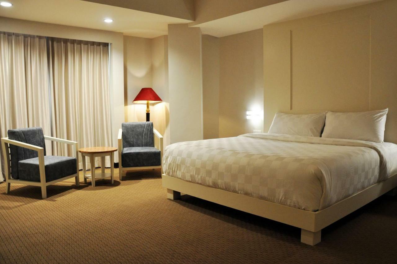 Beverly Hotel Batam Nagoya Dış mekan fotoğraf