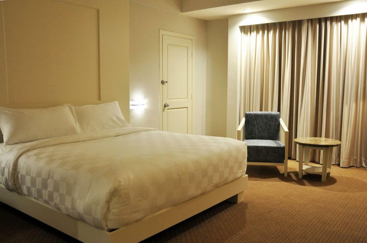 Beverly Hotel Batam Nagoya Dış mekan fotoğraf