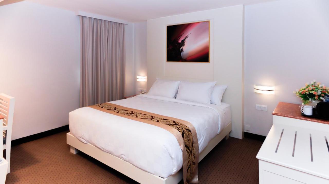Beverly Hotel Batam Nagoya Dış mekan fotoğraf